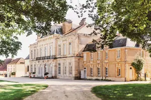 façade logo du Domaine du Château d'Arcelot